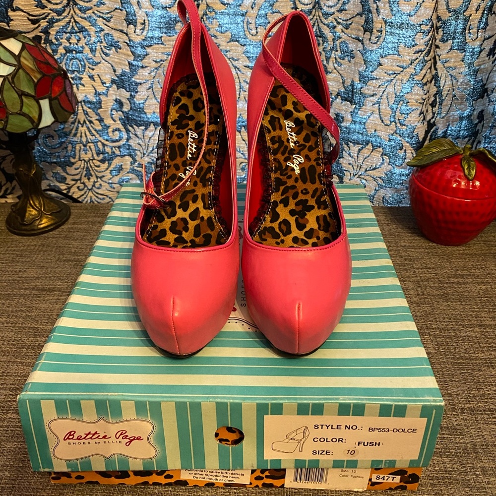Bettie Page Pinup Style Shoes Fuchsia Size 10